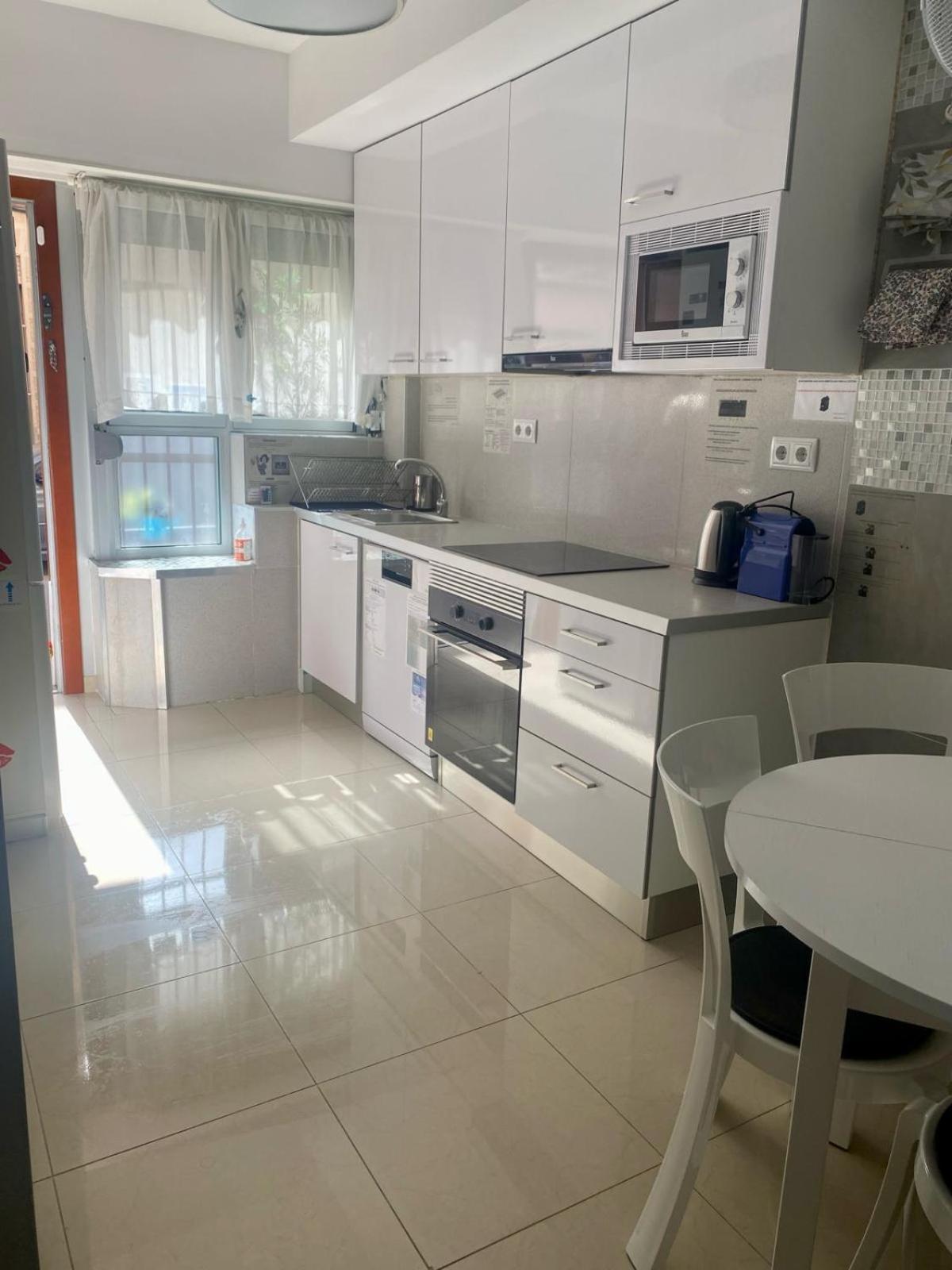 Badarosa House10min To Barcelona City&nearto Casa de Férias